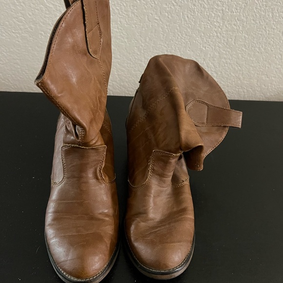 Brown cowboy boots - Picture 2 of 4
